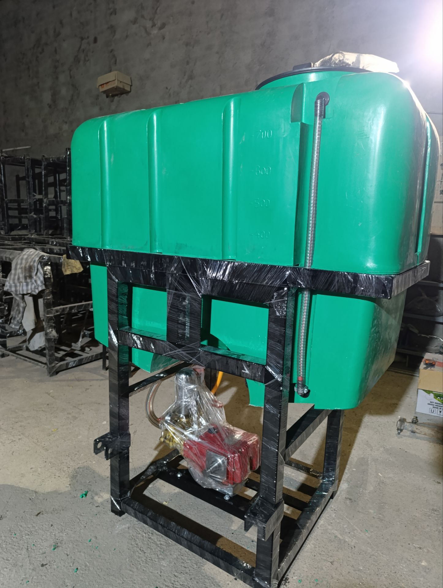 سم پاش ۱۵۰ بار ۸۰۰ لیتری اصلی وارداتی با کلیه لوازم و ادوات